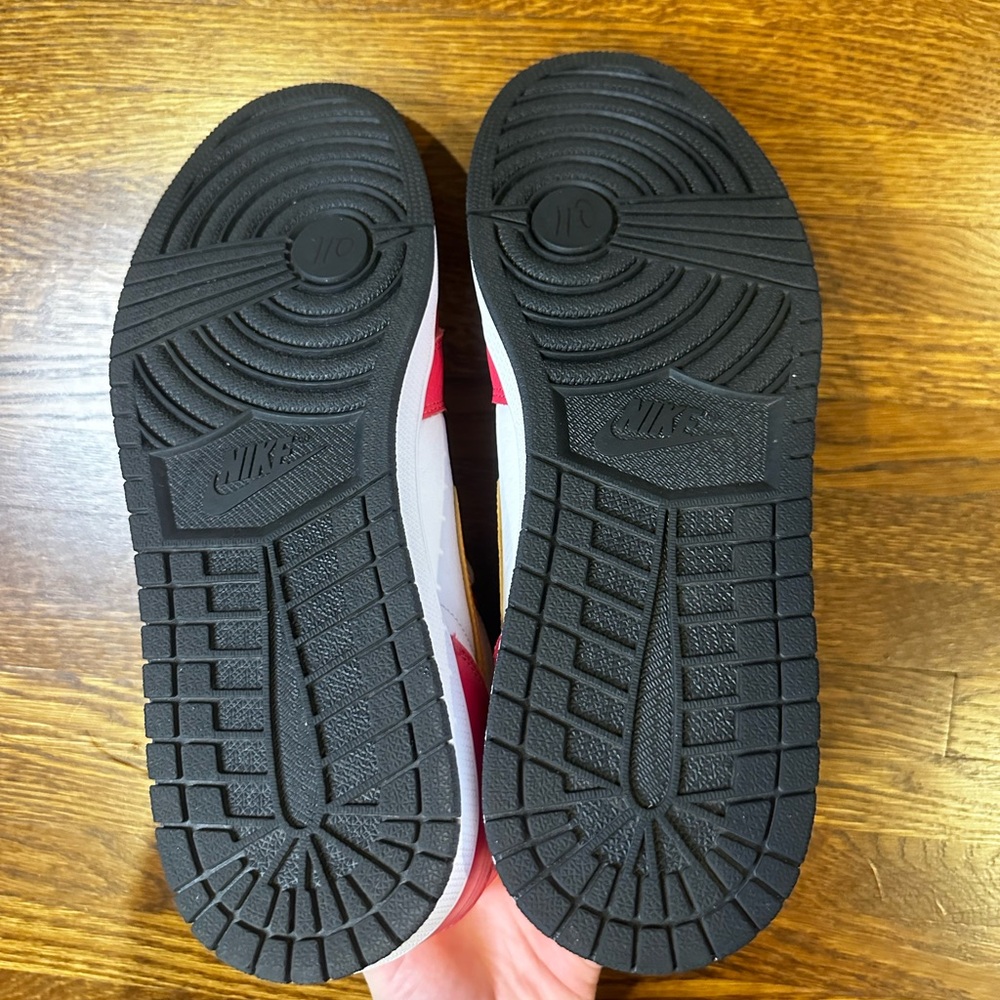 Jordan sneakers - Picture 5 of 7